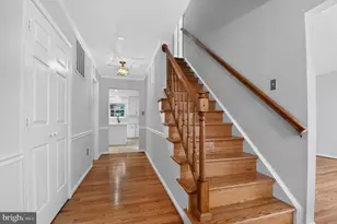 1588 Kingstream Cir, Herndon, VA 20170 - Photo 4