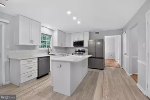 1588 Kingstream Cir, Herndon, VA 20170 - Photo 12