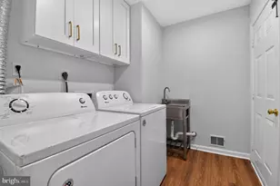 1588 Kingstream Cir, Herndon, VA 20170 - Photo 28