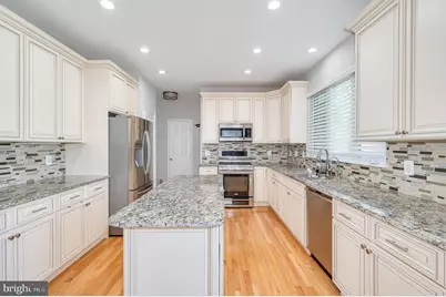 2410 Dakota Lakes Drive, Herndon, VA 20171 - Photo 18