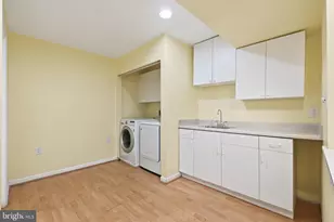 9135 Stonegarden Dr, Lorton, VA 22079 - Photo 32