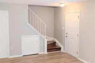 4164 Hamlin Ct, Chantilly, VA 20151 - Photo 2