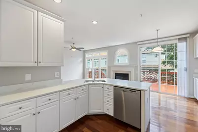 9534 Lagersfield Circle, Vienna, VA 22181 - Photo 16