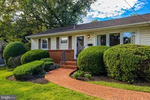 310 Arcadian Cir SW, Vienna, VA 22180 - Photo 4