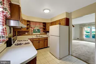 310 Arcadian Cir SW, Vienna, VA 22180 - Photo 12