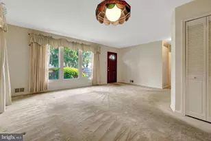 310 Arcadian Cir SW, Vienna, VA 22180 - Photo 10