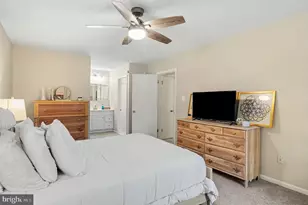 726 Gentle Breeze Ct, Herndon, VA 20170 - Photo 16