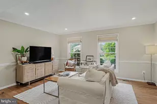 726 Gentle Breeze Ct, Herndon, VA 20170 - Photo 4