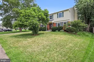 726 Gentle Breeze Ct, Herndon, VA 20170 - Photo 2