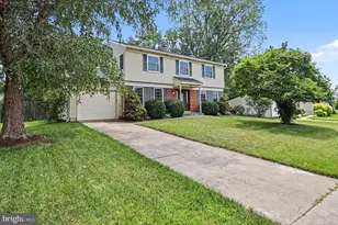 726 Gentle Breeze Ct, Herndon, VA 20170 - Photo 1