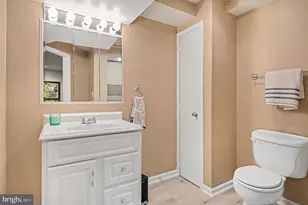 726 Gentle Breeze Ct, Herndon, VA 20170 - Photo 10