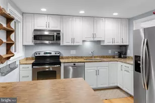 5818 Oak Ladder Ct, Burke, VA 22015 - Photo 2