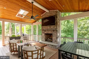 1302 Scotts Run Rd, McLean, VA 22102 - Photo 12