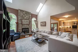 1115 Amanda Dr, Great Falls, VA 22066 - Photo 18
