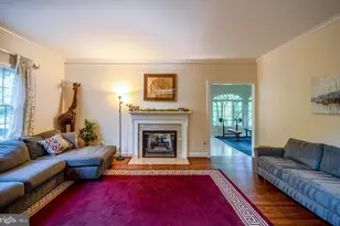 1115 Amanda Dr, Great Falls, VA 22066 - Photo 4