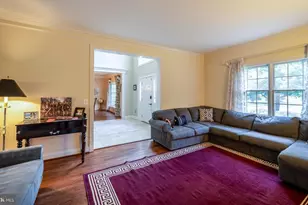 1115 Amanda Dr, Great Falls, VA 22066 - Photo 8
