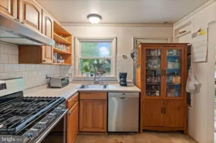 13705 Smallwood Ct, Chantilly, VA 20151 - Photo 20