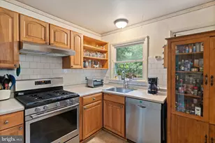 13705 Smallwood Ct, Chantilly, VA 20151 - Photo 18