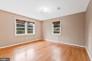 11720 Briggs Ct, Fairfax, VA 22030 - Photo 16