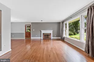 11720 Briggs Ct, Fairfax, VA 22030 - Photo 4