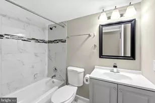 9730 Kingsbridge Dr, Fairfax, VA 22031 - Photo 14