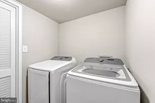 9730 Kingsbridge Dr, Fairfax, VA 22031 - Photo 12