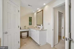 911 Rail Ct, McLean, VA 22102 - Photo 38