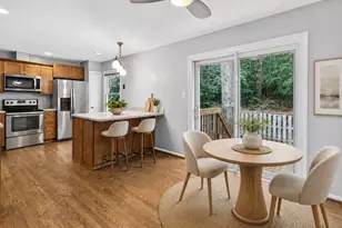 9664 Scotch Haven Dr, Vienna, VA 22181 - Photo 12