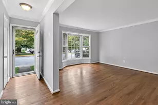 9664 Scotch Haven Dr, Vienna, VA 22181 - Photo 4