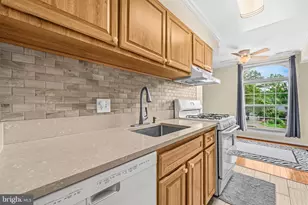 8318 Tobin Rd, Annandale, VA 22003 - Photo 8