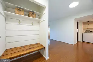 1643 Parkcrest Cir, Reston, VA 20190 - Photo 6