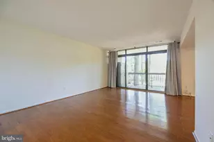1643 Parkcrest Cir, Reston, VA 20190 - Photo 8
