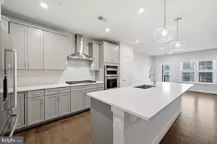 2324 Wind Charm St, Herndon, VA 20171 - Photo 4