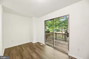 6866 Chasewood Cir, Centreville, VA 20121 - Photo 2