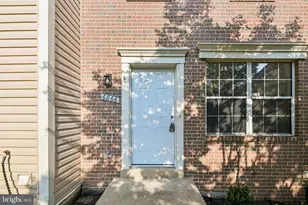 6866 Chasewood Cir, Centreville, VA 20121 - Photo 10