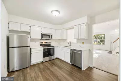 6866 Chasewood Circle, Centreville, VA 20121 - Photo 2