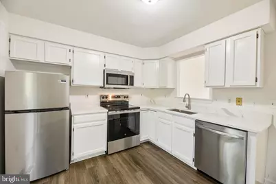 6866 Chasewood Circle, Centreville, VA 20121 - Photo 20