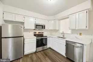6866 Chasewood Cir, Centreville, VA 20121 - Photo 20