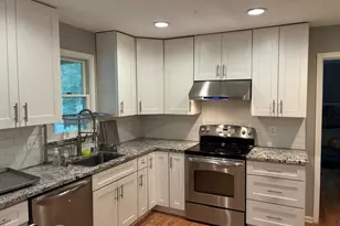 11907 Fallen Holly Ct, Great Falls, VA 22066 - Photo 2