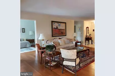 8340 Greensboro #221, McLean, VA 22102 - Photo 4
