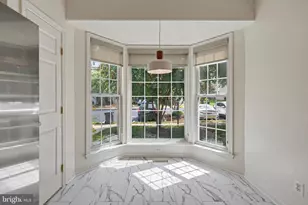 5438 Summer Leaf Ln, Alexandria, VA 22312 - Photo 8