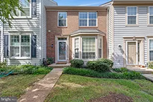 5438 Summer Leaf Ln, Alexandria, VA 22312 - Photo 2