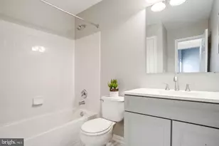 12476 Casbeer Dr, Fairfax, VA 22033 - Photo 28