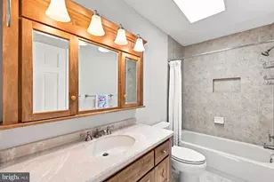 10855 Weisiger Ln, Oakton, VA 22124 - Photo 56