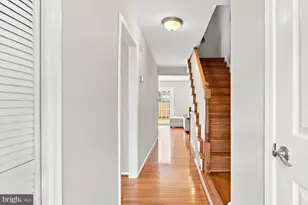 558 Windover Ave NW, Vienna, VA 22180 - Photo 6
