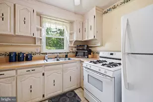 7806 Trammell Rd, Annandale, VA 22003 - Photo 12