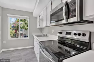10330 Luria Commons Ct, Burke, VA 22015 - Photo 24