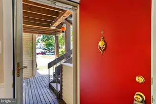 10330 Luria Commons Ct, Burke, VA 22015 - Photo 4