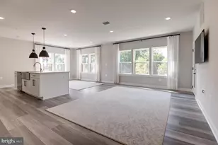 12875 Mosaic Pk Wy, Herndon, VA 20171 - Photo 2