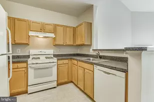 5172 William Colin Ct, Centreville, VA 20120 - Photo 6